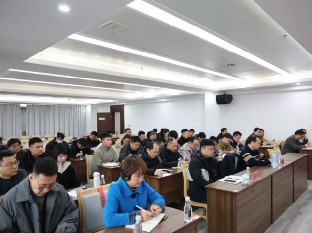 市城投集團(tuán)召開違規(guī)套取資金問題專項(xiàng)整治暨國(guó)有、集體資產(chǎn)違規(guī)轉(zhuǎn)租問題專項(xiàng)治理工作推進(jìn)會(huì)